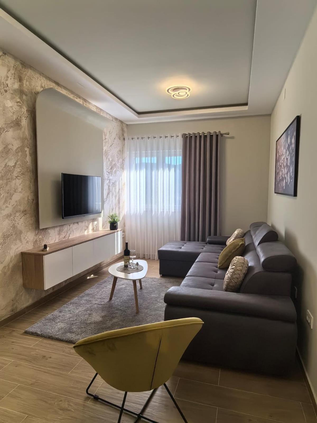 Appartamento Sunny Hill - Parking - Fenced Garden - Luxury Loft Cattaro Esterno foto